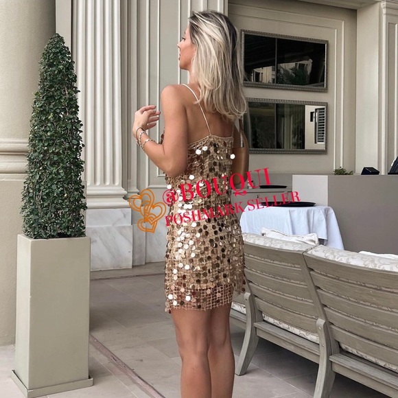 BLOGGERS FAV ZARA GOLDEN SEQUIN MINI DRESS - Picture 5 of 9